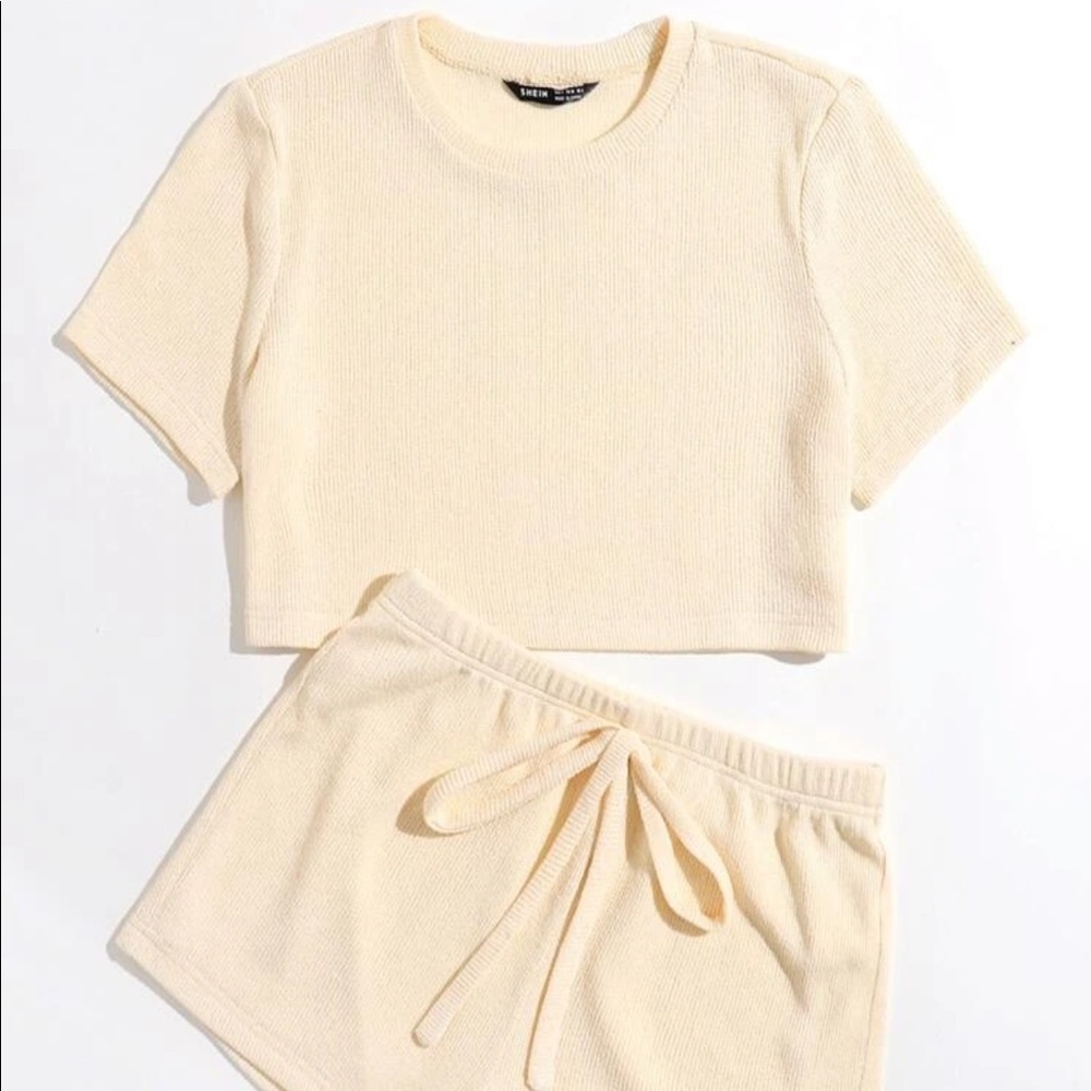 Solid crop top & shorts set